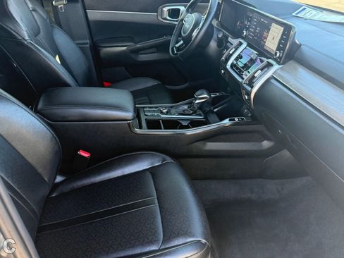 Used 2022 Kia Sorento S AWD/4WD image 10