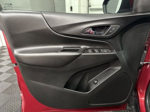 Used 2019 Chevrolet Equinox LT image 17
