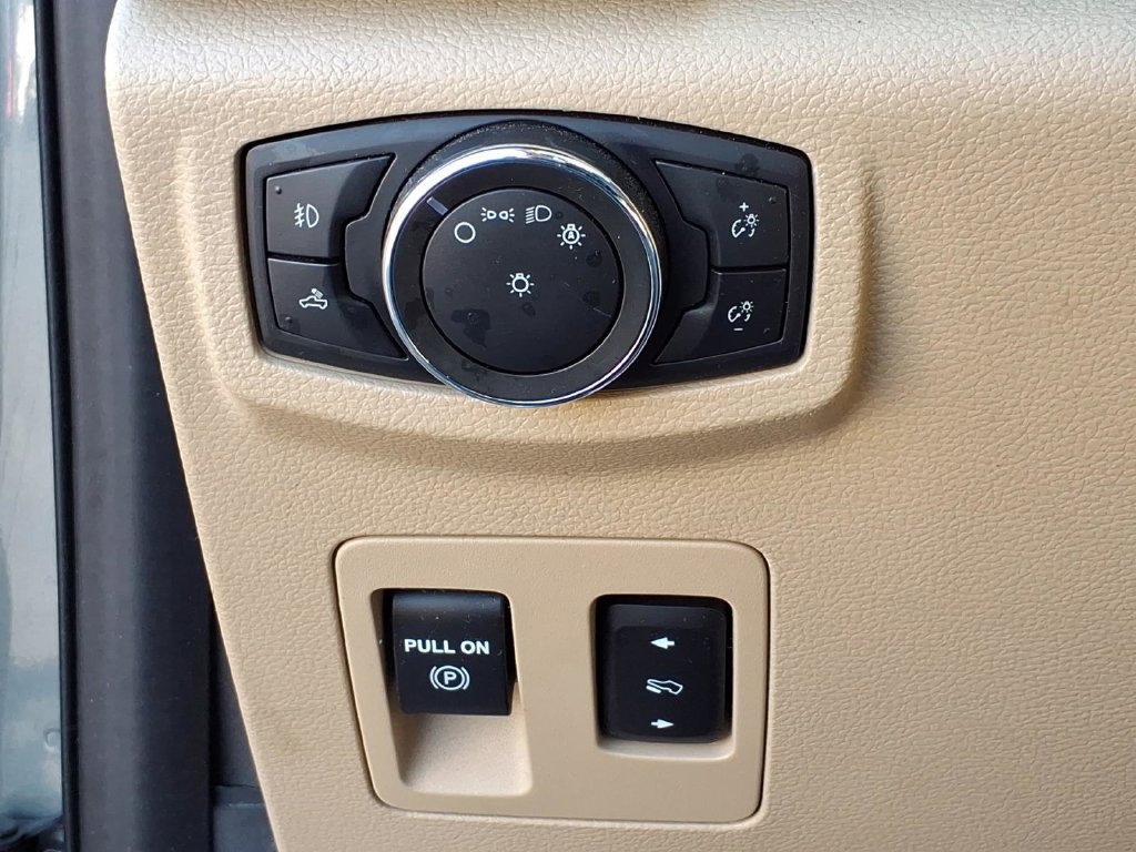 Used 2020 Ford F150 XLT w/ Equipment Group 302A Luxury AWD/4WD image 15