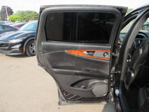 Used 2019 Lincoln Nautilus Reserve w/ Interior Protection Package AWD/4WD image 12