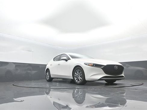 Used 2021 MAZDA MAZDA3 s image 31