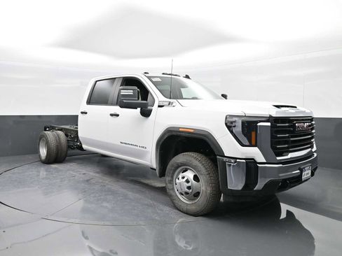 New 2025 GMC Sierra 3500 Pro w/ Convenience Package image 1