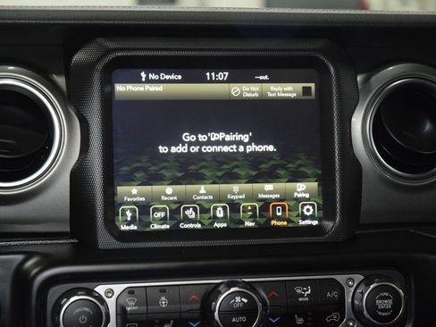 Used 2021 Jeep Wrangler Unlimited Sahara image 28