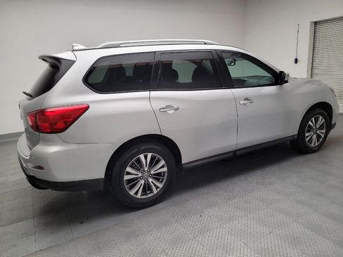 Used 2019 Nissan Pathfinder SL image 10