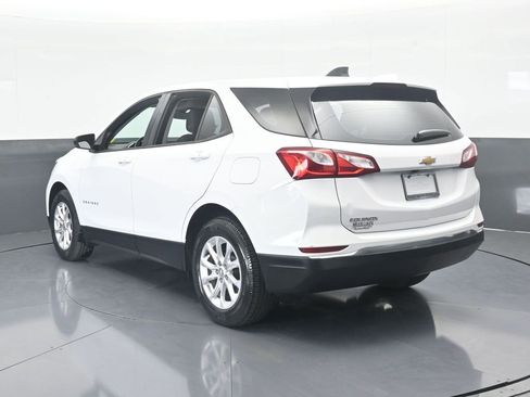 Used 2018 Chevrolet Equinox LS image 4