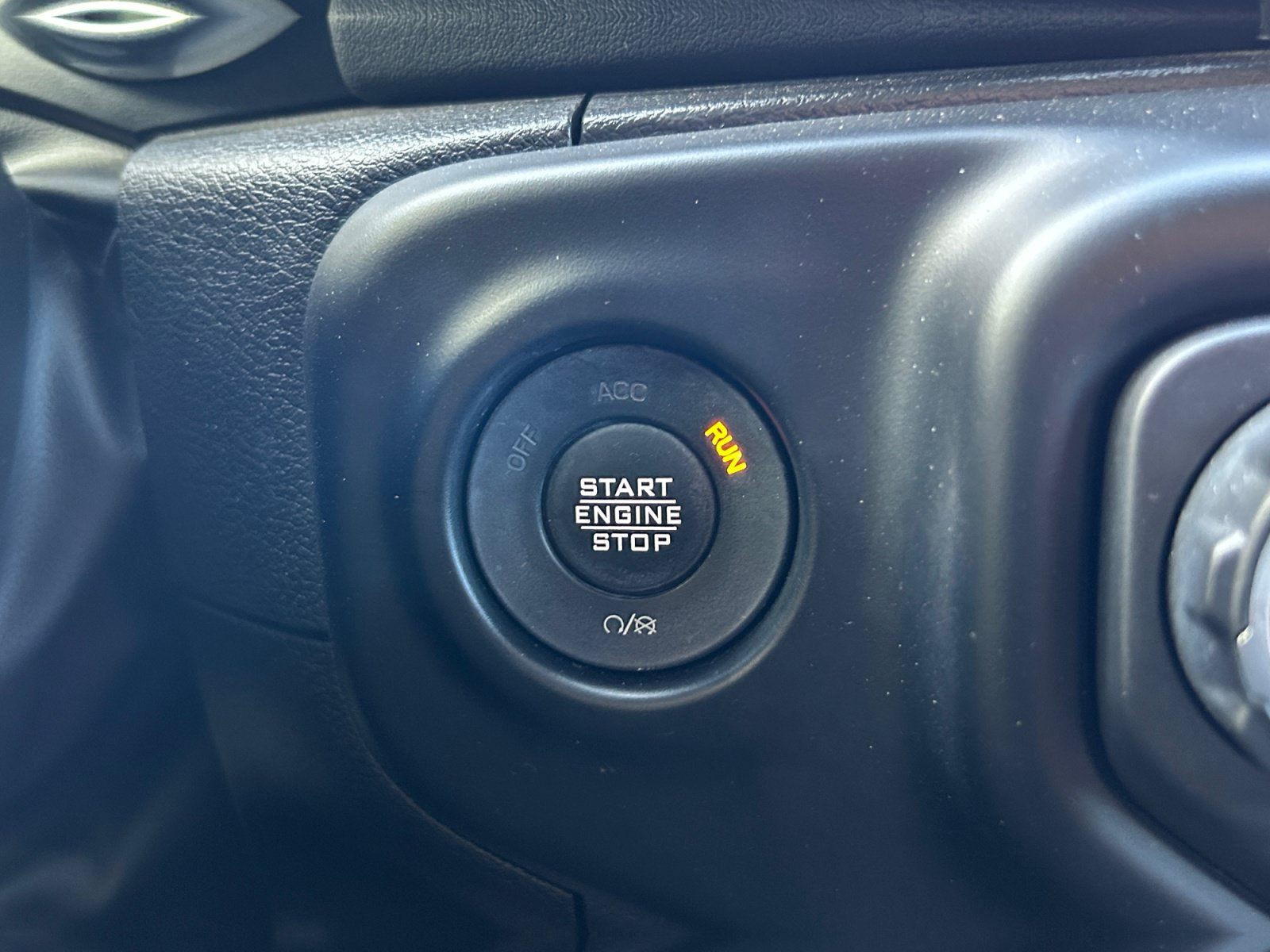 Used 2023 Jeep Wrangler Unlimited Sahara AWD/4WD image 29