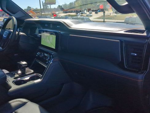 Used 2025 GMC Sierra 1500 AT4 image 29