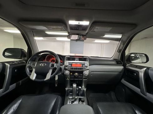 Used 2011 Toyota 4Runner SR5 w/ Convenience Pkg AWD/4WD image 18