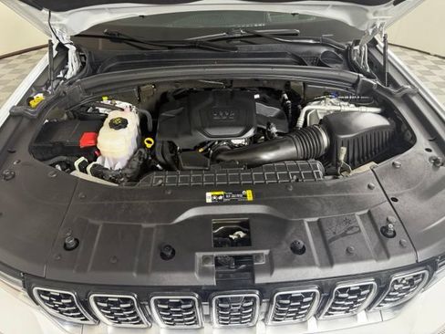 Used 2022 Jeep Grand Cherokee Summit AWD/4WD image 24