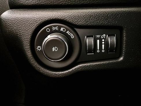 Used 2022 Chrysler Pacifica Touring-L w/ S Appearance Package AWD/4WD image 31