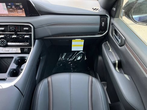 New 2026 Nissan Armada SL w/ Captain's Chari Seat Package AWD/4WD image 15