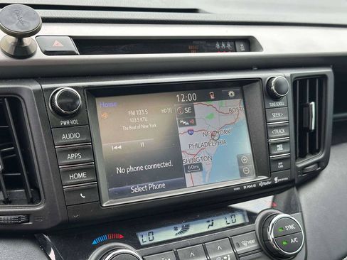 Used 2017 Toyota RAV4 XLE FWD image 26