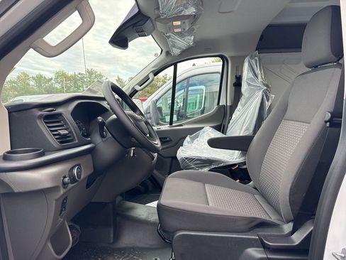 New 2025 Ford Transit 250 Low Roof image 9