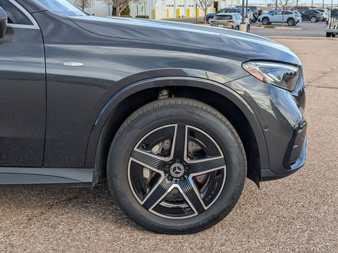 Used 2025 Mercedes-Benz GLC 350e 4MATIC image 9