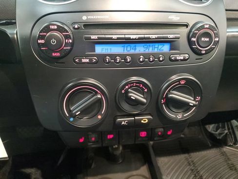 Used 2009 Volkswagen Beetle S FWD image 29