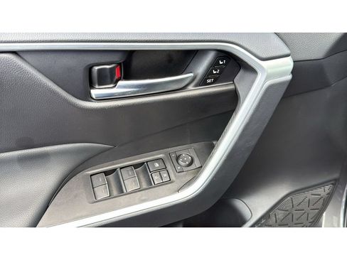 Used 2025 Toyota RAV4 XLE Premium w/ Weather Package AWD/4WD image 15