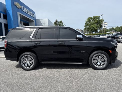 Used 2024 Chevrolet Tahoe Premier w/ Advanced Technology Package RWD image 2