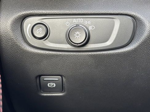 Used 2020 Chevrolet Blazer RS image 37