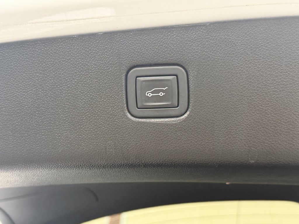 Used 2024 Chevrolet Blazer LT w/ Convenience Package FWD image 16