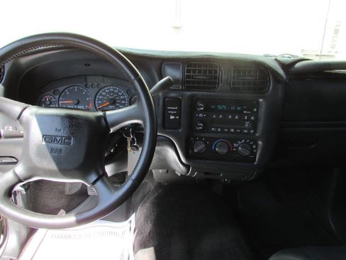 Used 2003 GMC Sonoma SLS image 17