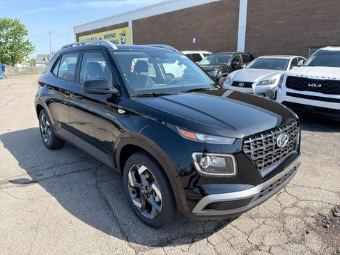 New 2026 Hyundai Venue SEL FWD image 11