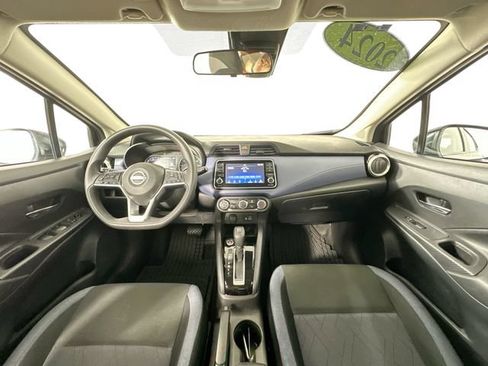 Used 2024 Nissan Versa SV FWD image 4