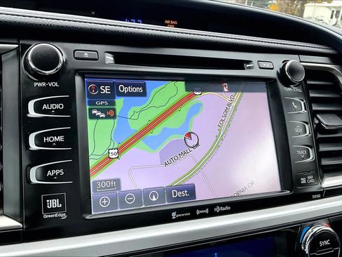 Certified 2016 Toyota Highlander Limited Platinum image 35