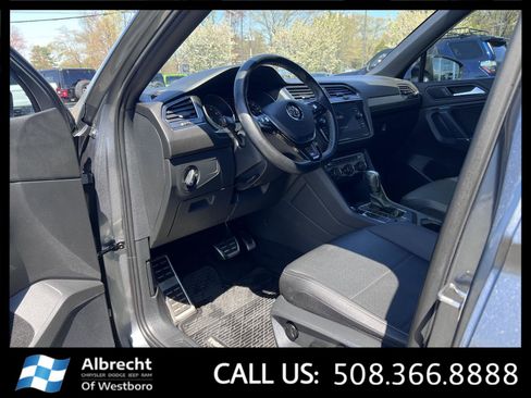 Used 2020 Volkswagen Tiguan SE R-Line AWD/4WD image 10