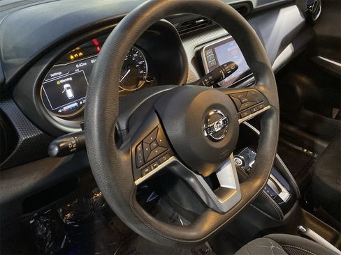 Used 2020 Nissan Kicks SV w/ Exterior Package image 21