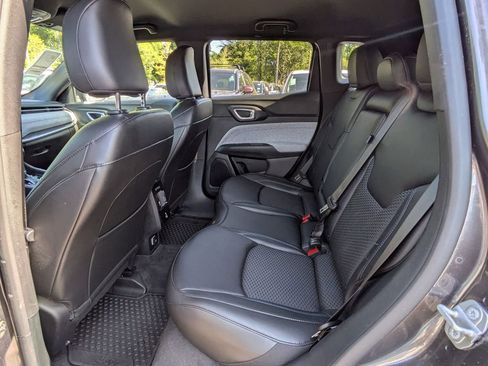 Used 2023 Jeep Compass Latitude w/ Convenience Group AWD/4WD image 13