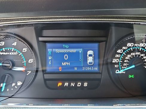 Used 2017 Ford Taurus SE image 13