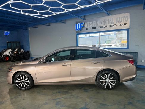 Used 2018 Chevrolet Malibu LT w/ True North Edition FWD image 9