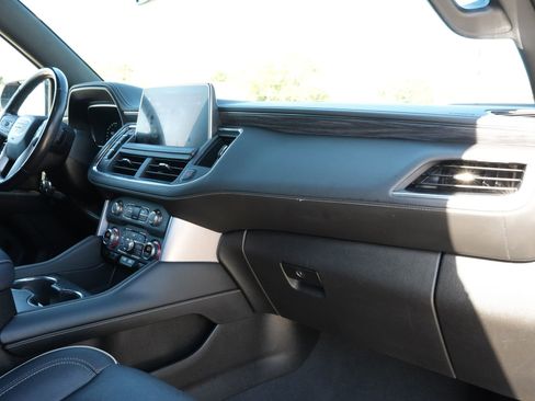 Used 2022 GMC Yukon SLT w/ SLT Luxury Package image 25