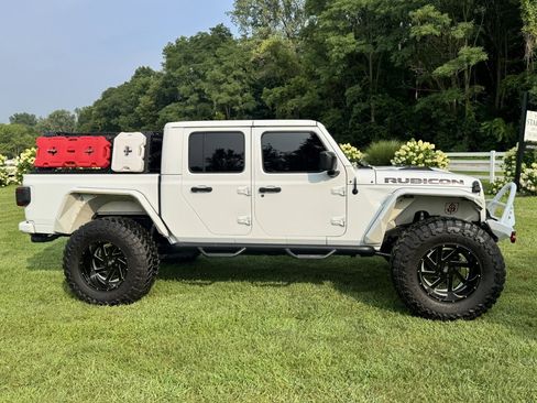 Used 2020 Jeep Gladiator Rubicon AWD/4WD image 2