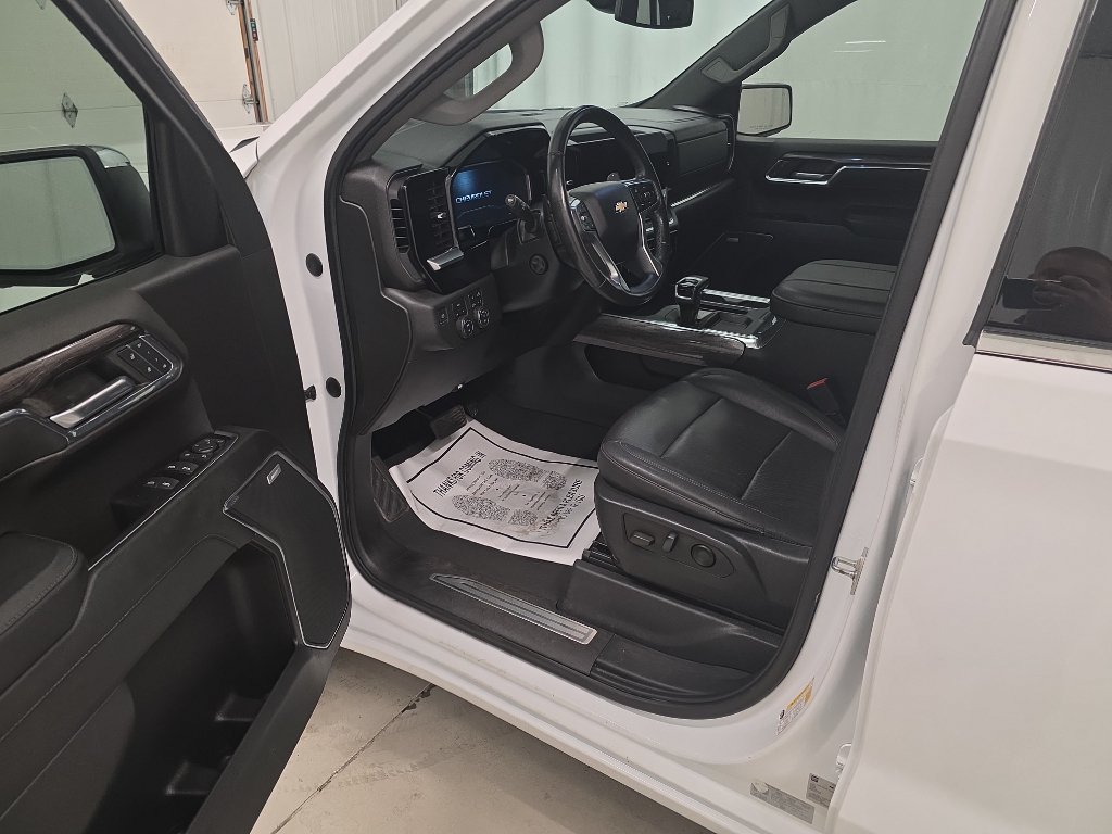 Used 2023 Chevrolet Silverado 1500 LTZ AWD/4WD image 21