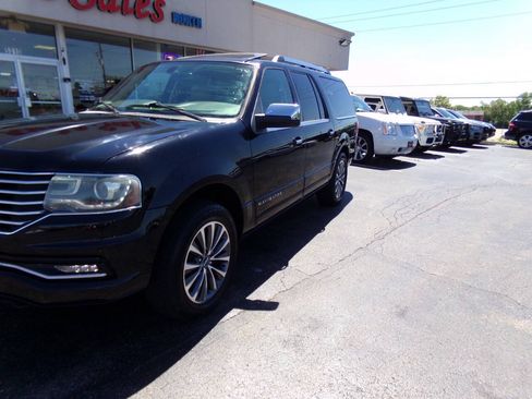Used 2016 Lincoln Navigator L Select RWD image 40