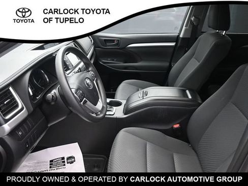 Used 2019 Toyota Highlander LE FWD image 11