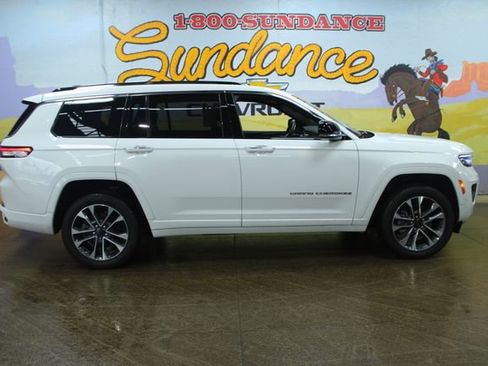 Used 2023 Jeep Grand Cherokee L Overland image 1