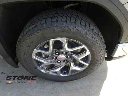 New 2026 GMC Sierra 1500 SLE image 11