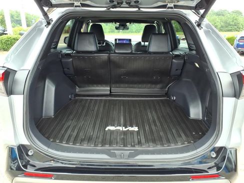 Used 2025 Toyota RAV4 XSE AWD/4WD image 26