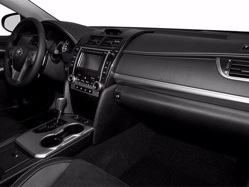 Used 2013 Toyota Camry SE FWD image 18