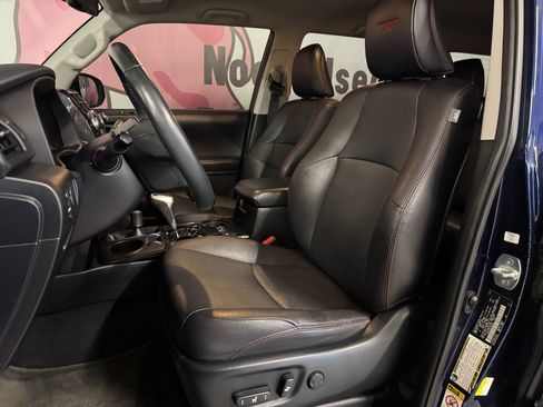 Used 2018 Toyota 4Runner TRD Off-Road Premium image 18