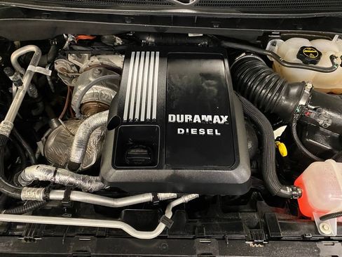 Used 2024 Chevrolet Silverado 1500 ZR2 w/ Technology Package AWD/4WD image 4