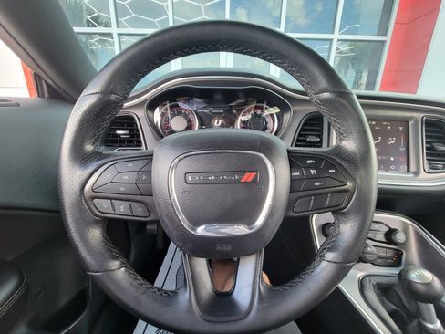 Used 2022 Dodge Challenger R/T Scat Pack RWD image 11