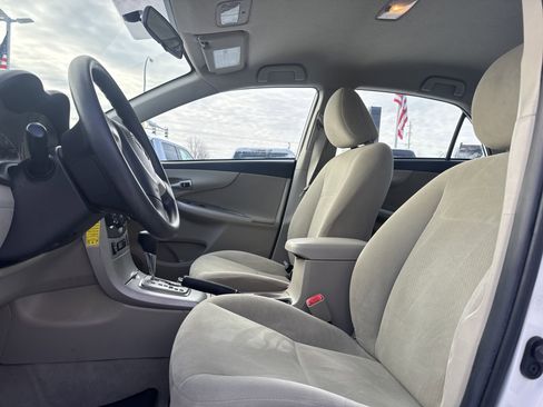 Used 2011 Toyota Corolla LE image 16