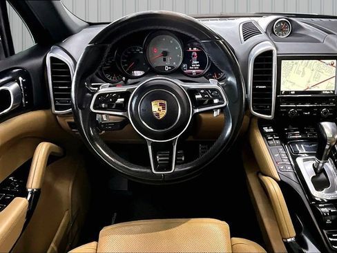 Used 2016 Porsche Cayenne S AWD/4WD image 8