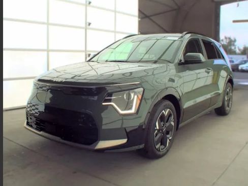 Used 2024 Kia Niro Wind w/ Wind Preserve Package FWD image 1