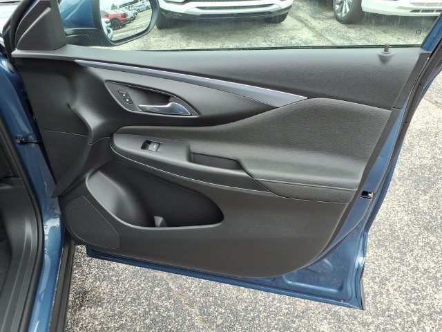 New 2026 Buick Envista Sport Touring FWD image 24