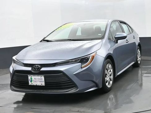 Used 2024 Toyota Corolla LE FWD image 1