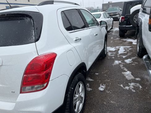Used 2017 Chevrolet Trax LT w/ LT Convenience Package image 13